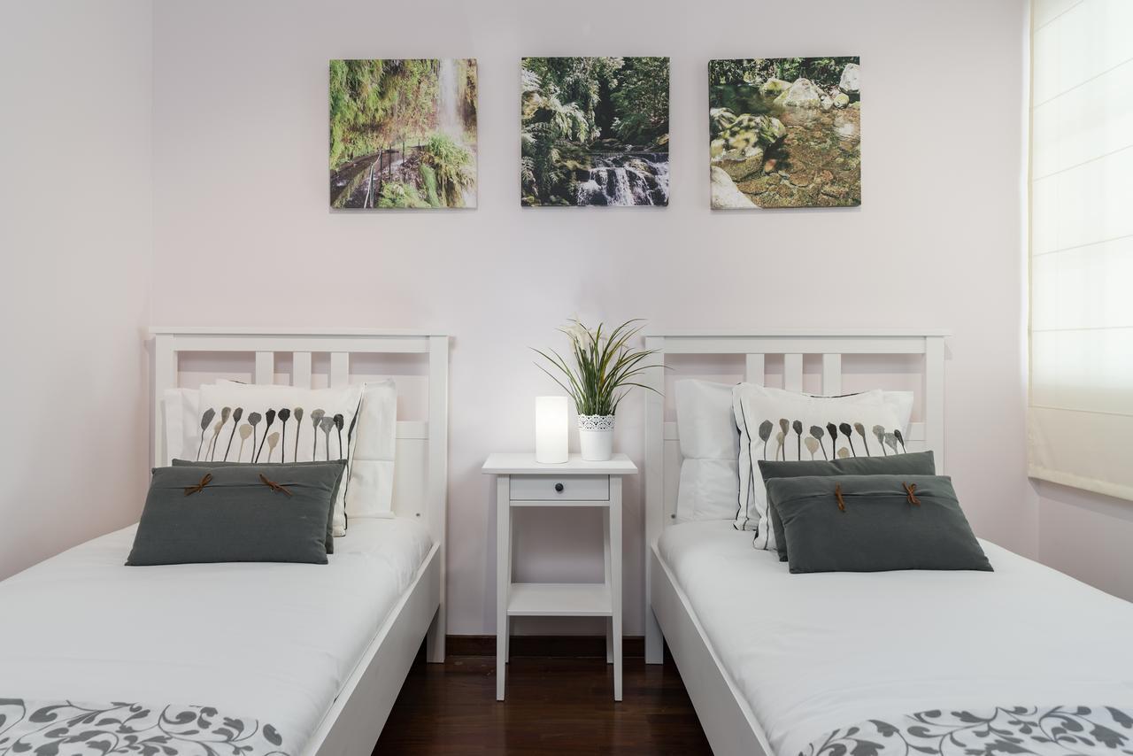 Apartment V By An Island *